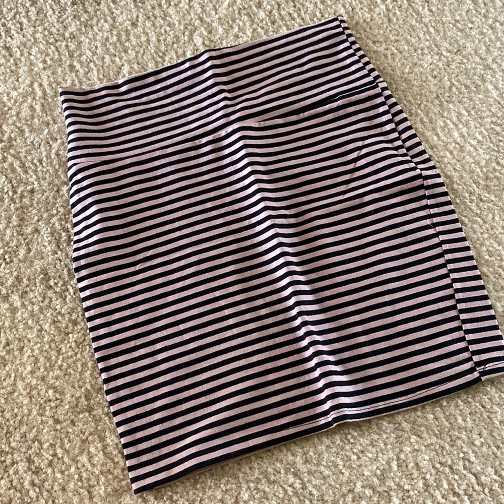 2 skirts - Picture 2 of 3